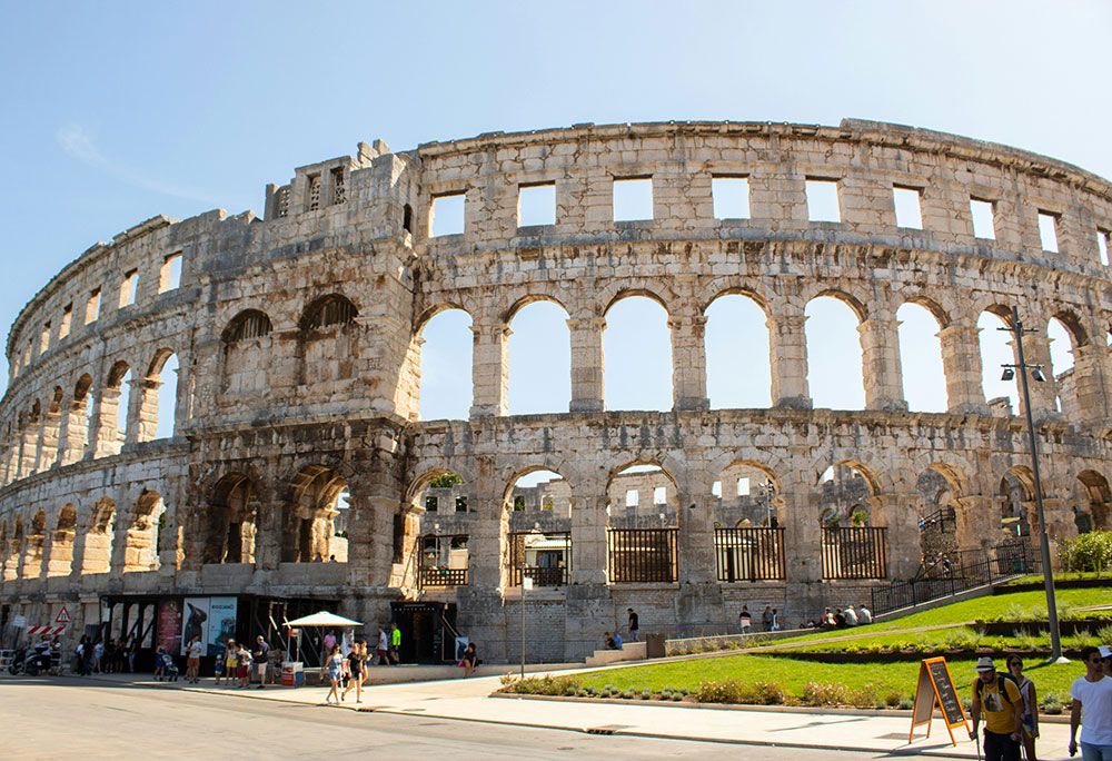 Pula Arena: A Majestic Roman Amphitheater Echoes Through Time